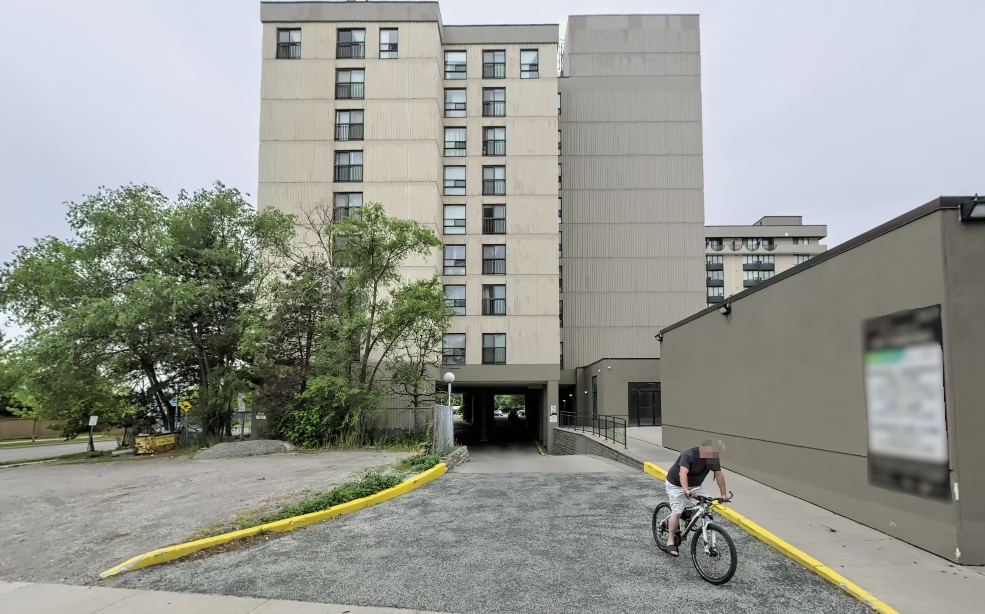 Photo of 2737 Keele St. - Garage