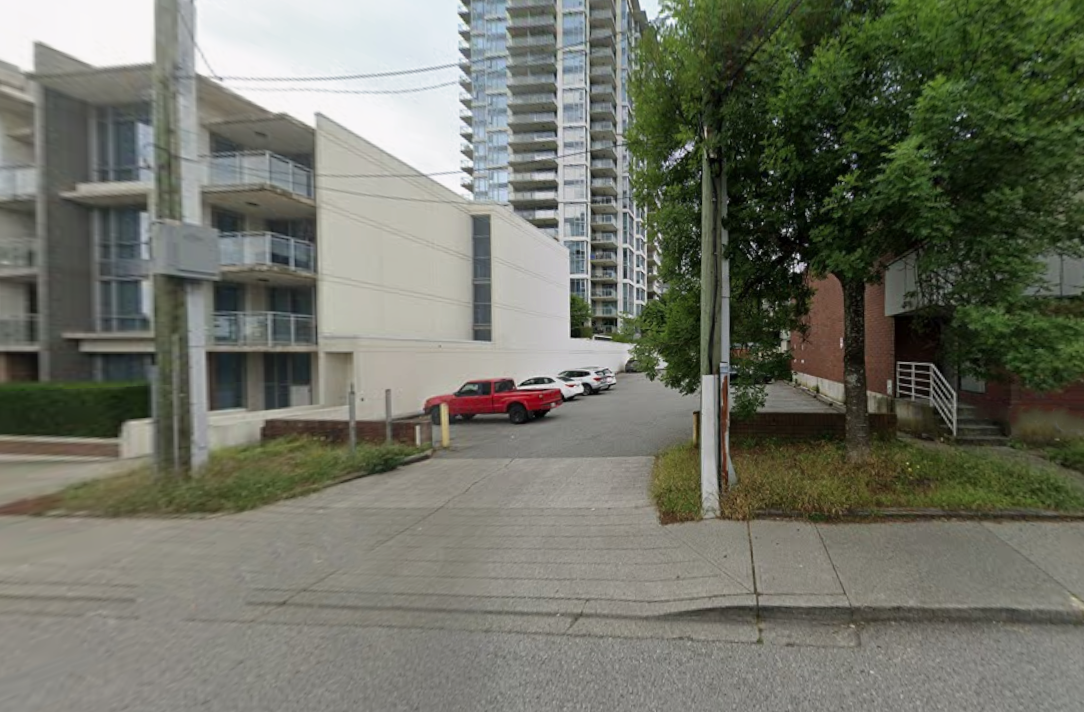 Photo of 617 5th Ave. (504 6th St.) - Uptown Lot