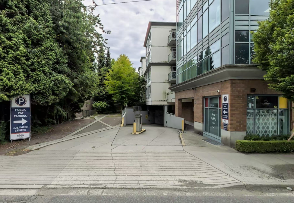 Photo of 5750 Oak St. - Lubavitch Centre Garage - Lot 4691