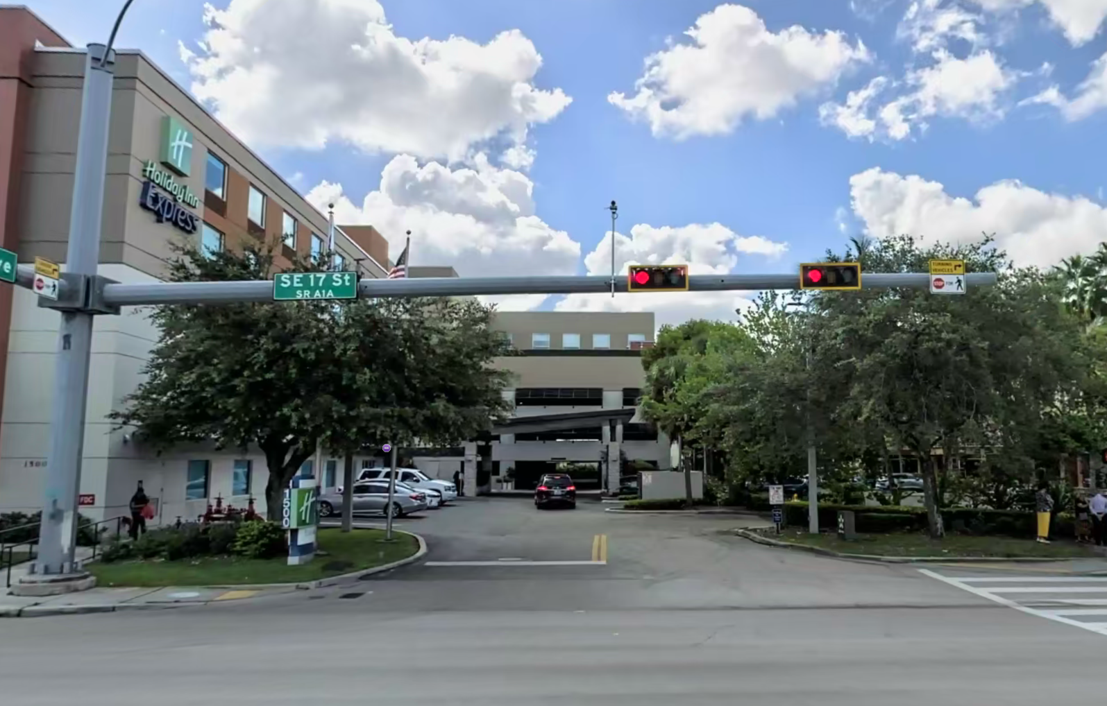 Photo of Holiday Inn Express & Suites FLL Airport - Uncovered Self Park