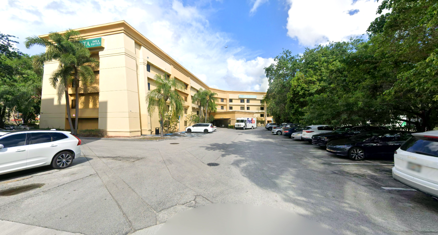 Photo of La Quinta Inn & Suites Miami Airport East - Uncovered Self Park