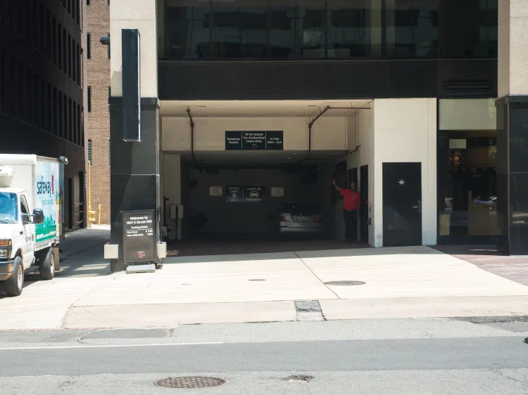 Photo of 1051 17th St. NW (1667 K St. NW) - Garage J-603