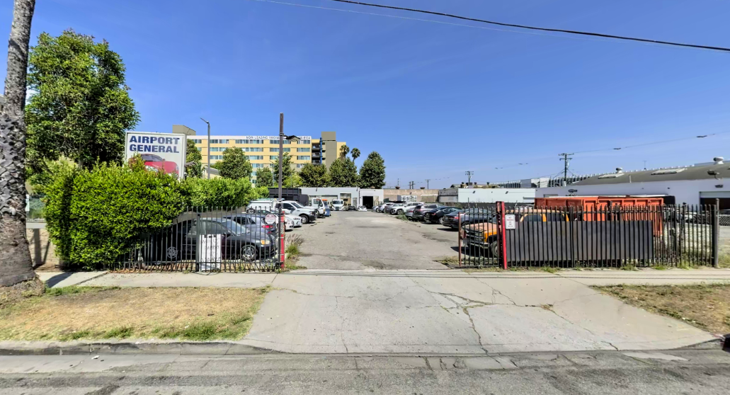 Photo of 822 S Isis Ave. - Covered Valet