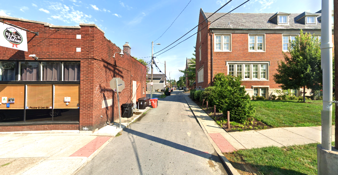 Photo of 969 Baxter Ave. - Kebab House Lot