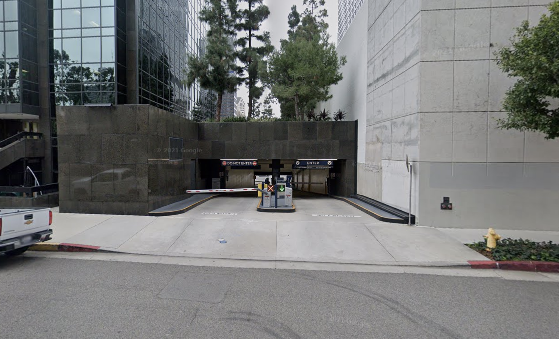 Photo of 542 S Fremont Ave. (515 S Figueroa St.) - Garage