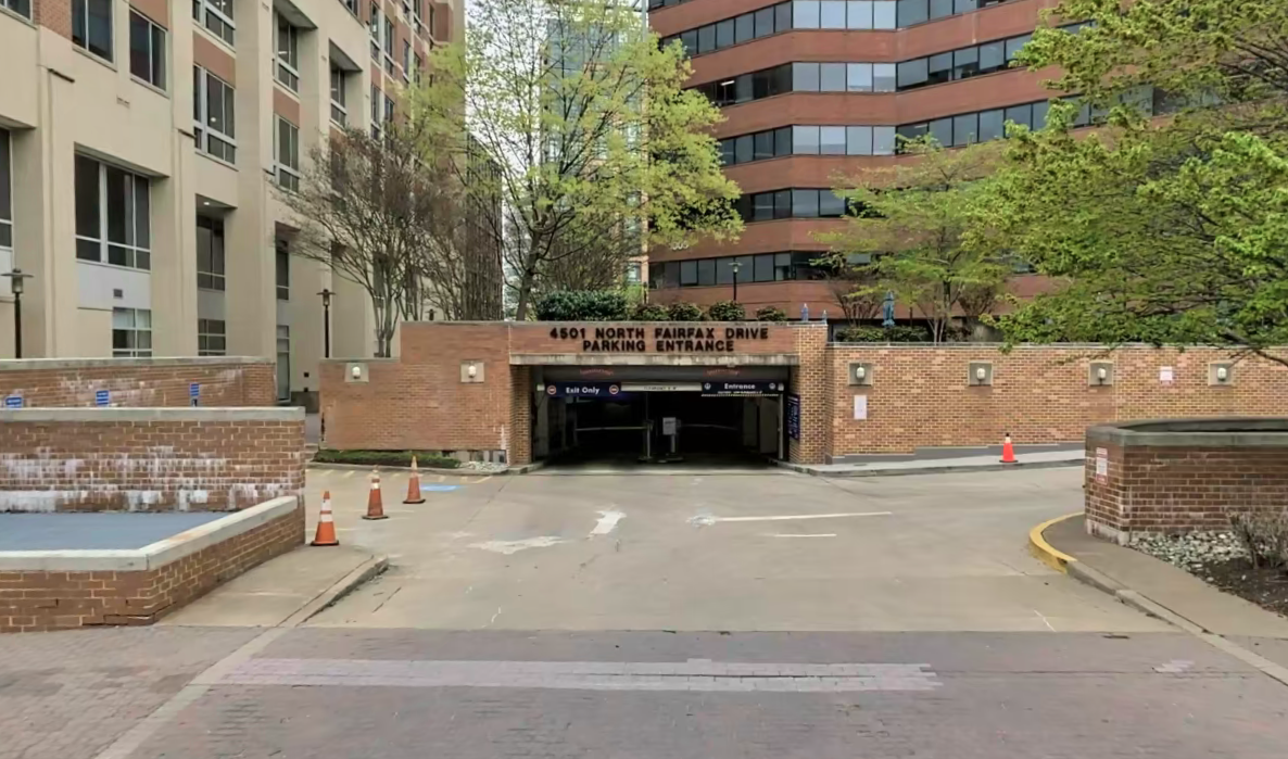 Photo of 1046 N Vermont St. (4501 N Fairfax Dr.) - Garage