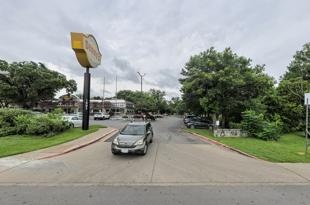 Photo of 1601 N Interstate Hwy. 35 - Lot