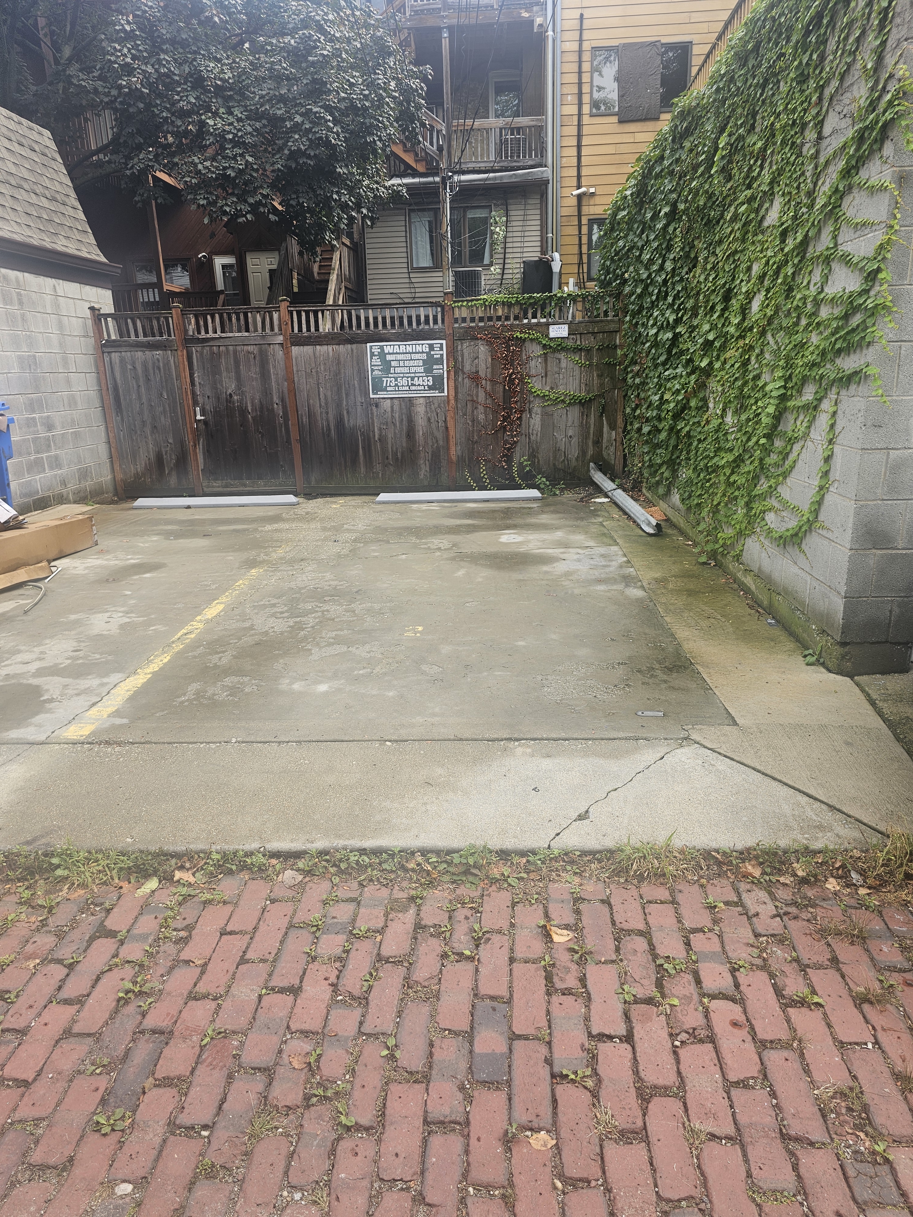 Photo of 2420 N Seminary Ave. - Spot #2