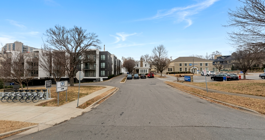 Photo of 2016 Wedgewood Ave. (1620 21st Ave. S) - Village 21 GBT Nashville Garage