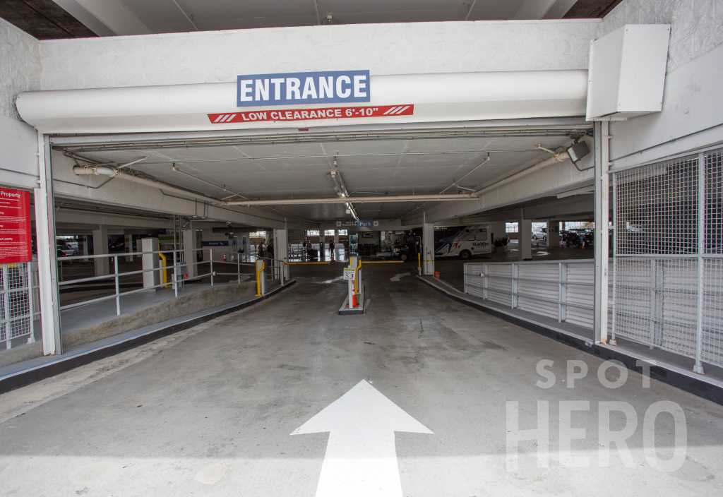 Aladdin Airport Parking - Uncovered Rooftop Self Park