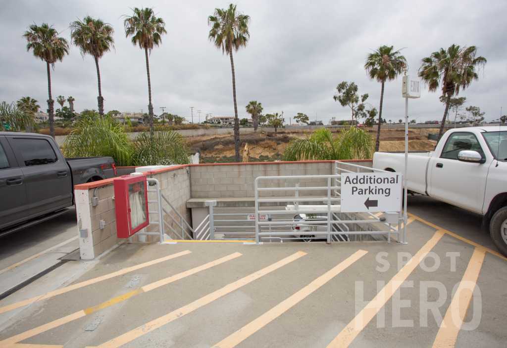 Aladdin Airport Parking - Uncovered Rooftop Self Park