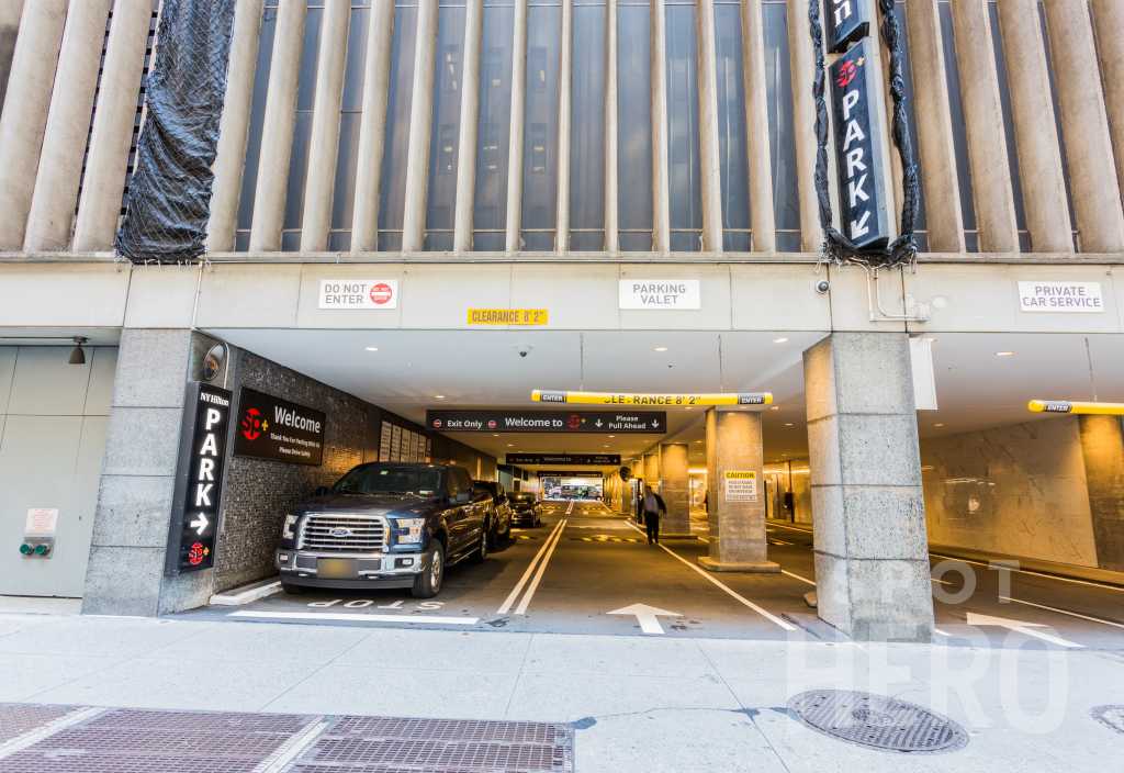 101 W 53rd St - Hilton Hotel Valet Garage