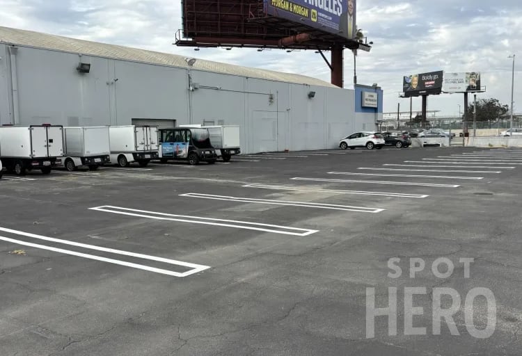 10035 S Concourse Way (5430 W Century Blvd.) - Lot (Scan2Pay)