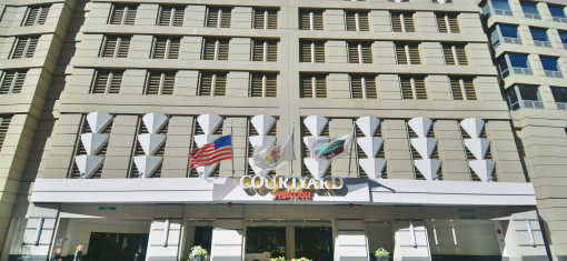 Courtyard Marriott Hotel Parking Save 20 On 30 E Hubbard St Chicago Il