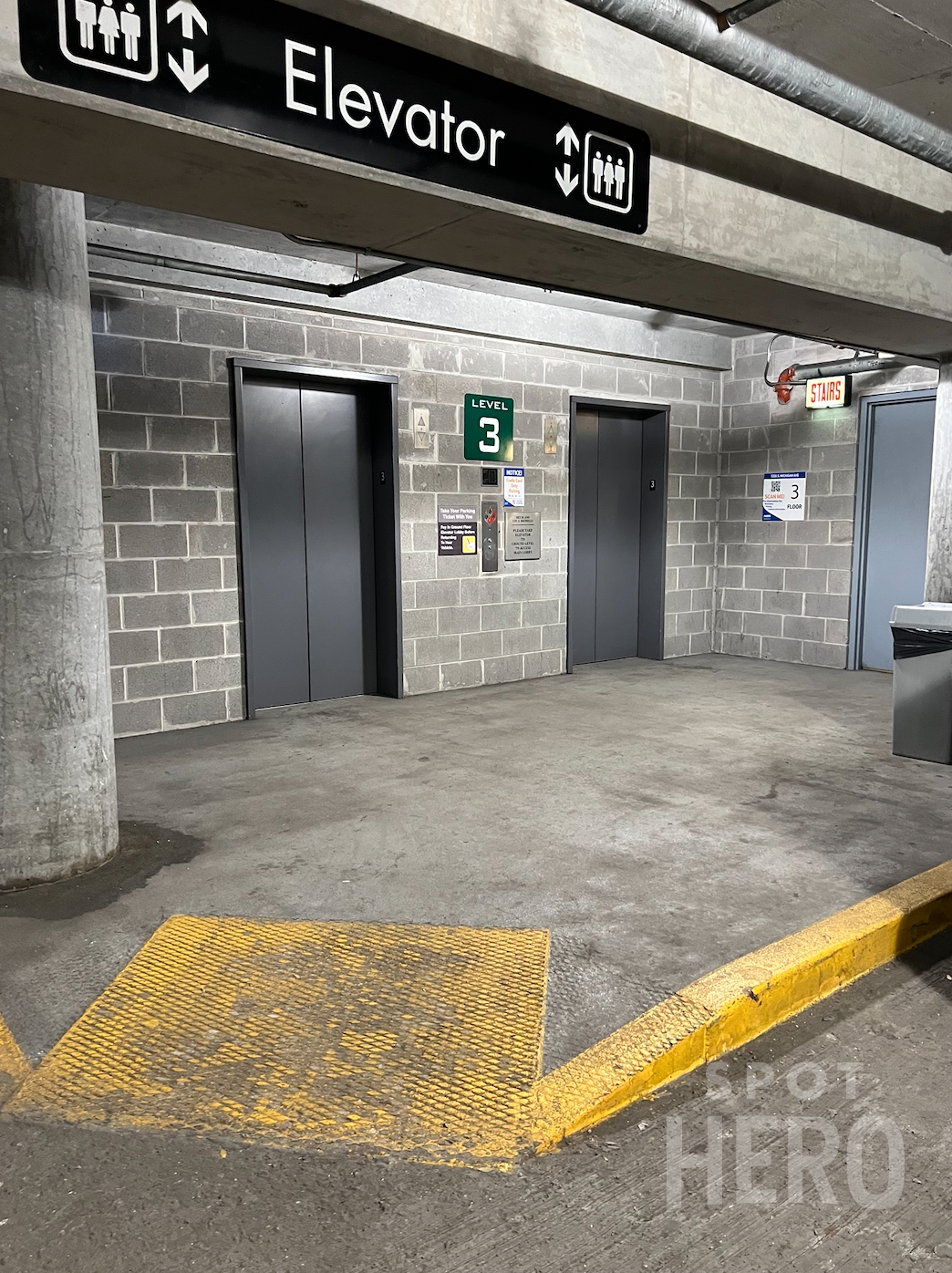 1255 S Michigan Ave Parking