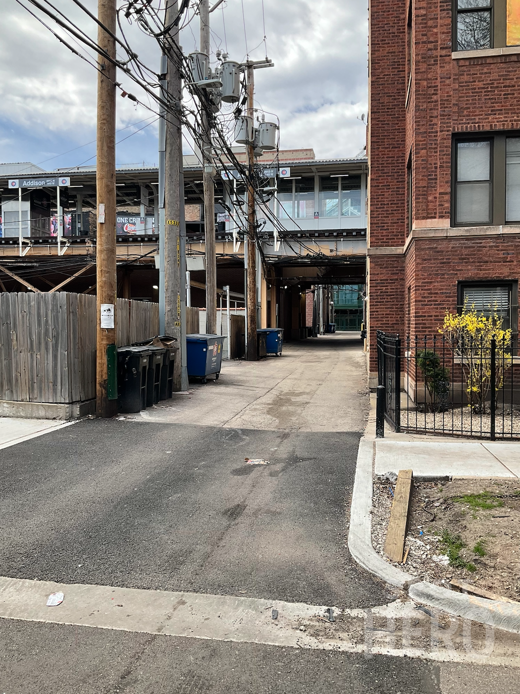 932 West Addison Street Parking