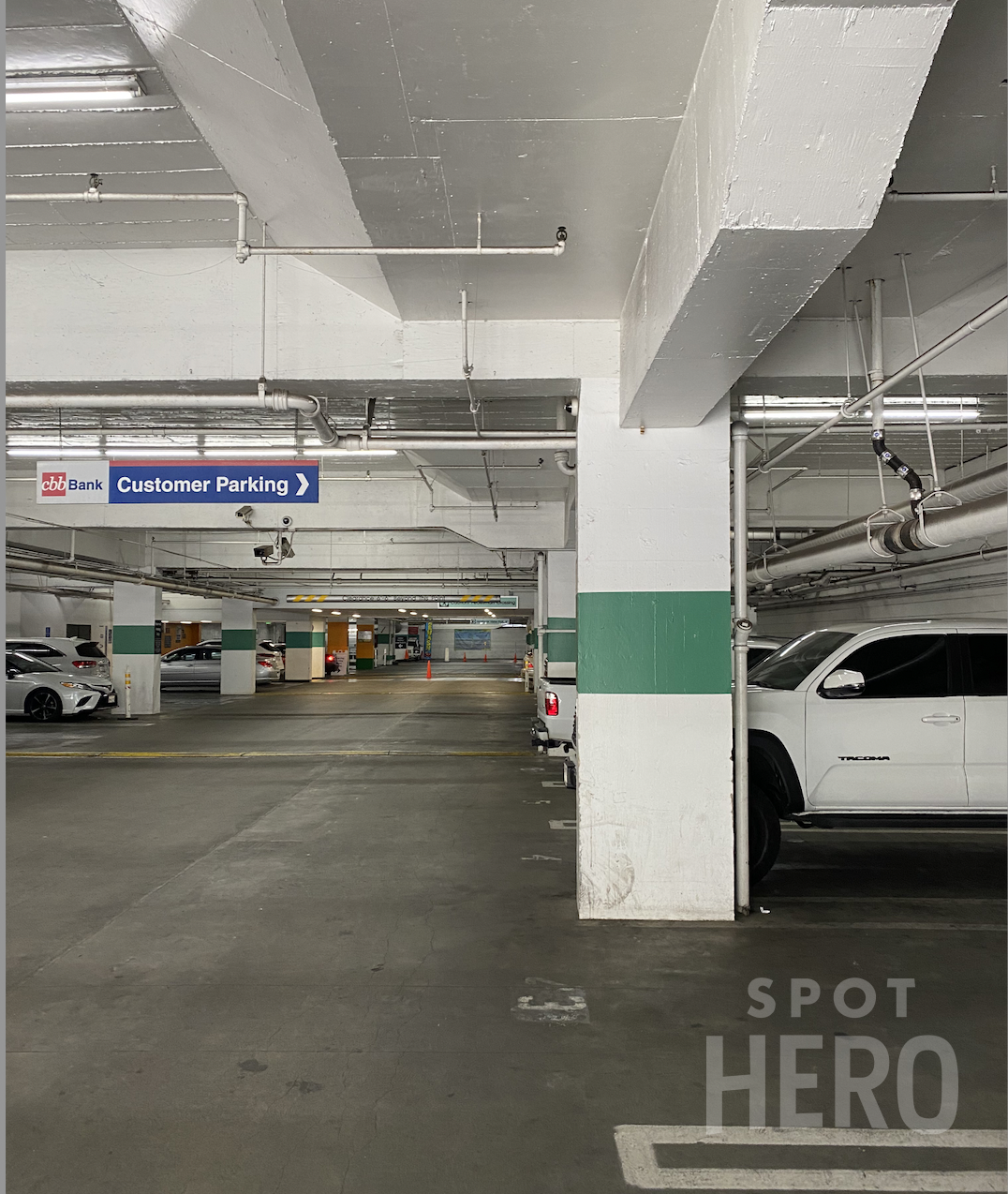 634 South Mariposa Avenue Parking