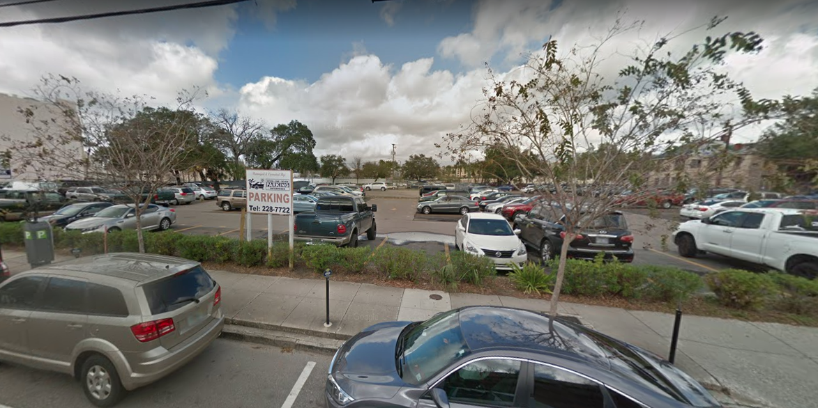 946 East Twiggs Street Parking