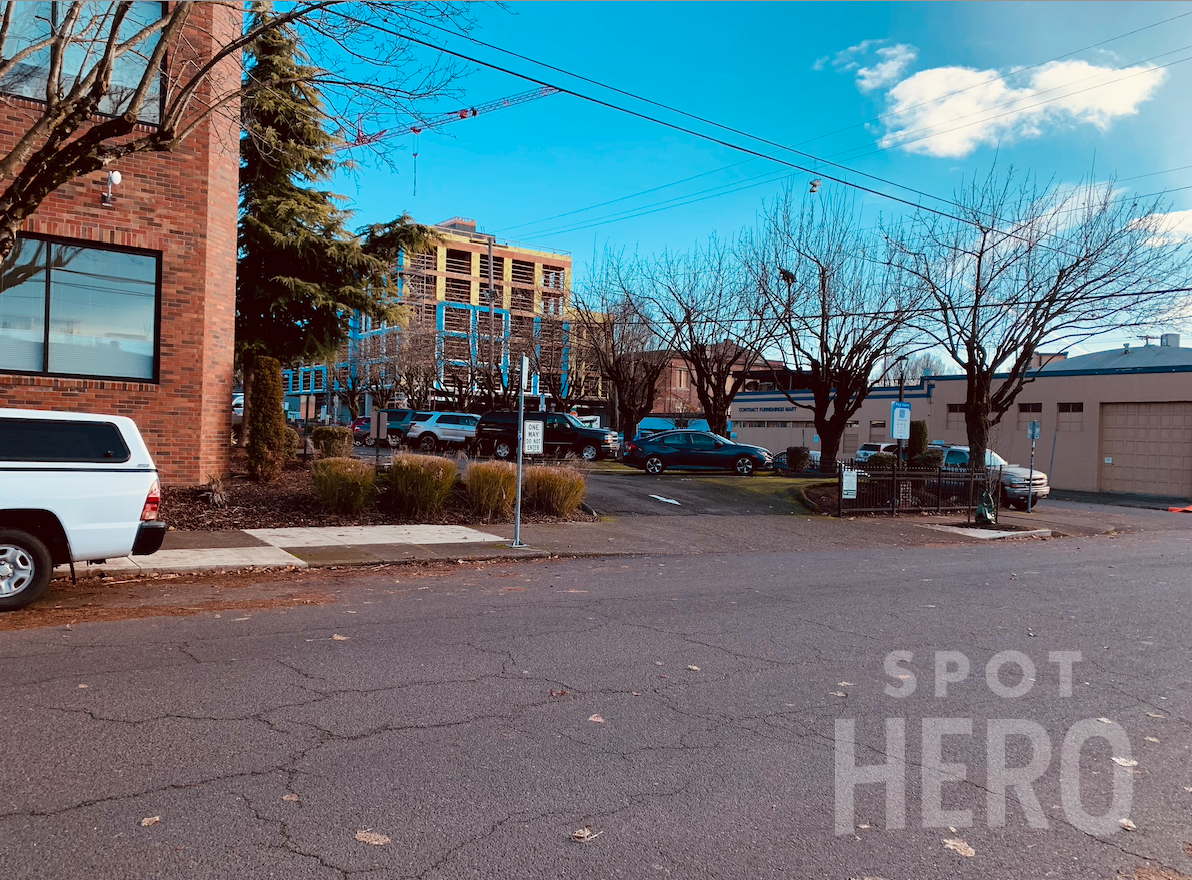 975 Southeast Sandy Boulevard Parking