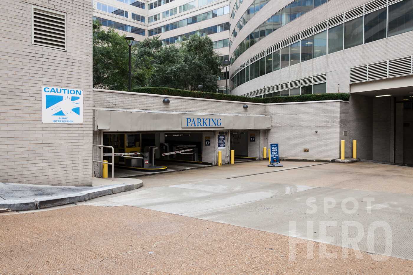 Universal Studios parking garage in Orlando doesn't respect the hyphen! :  r/RespectTheHyphen