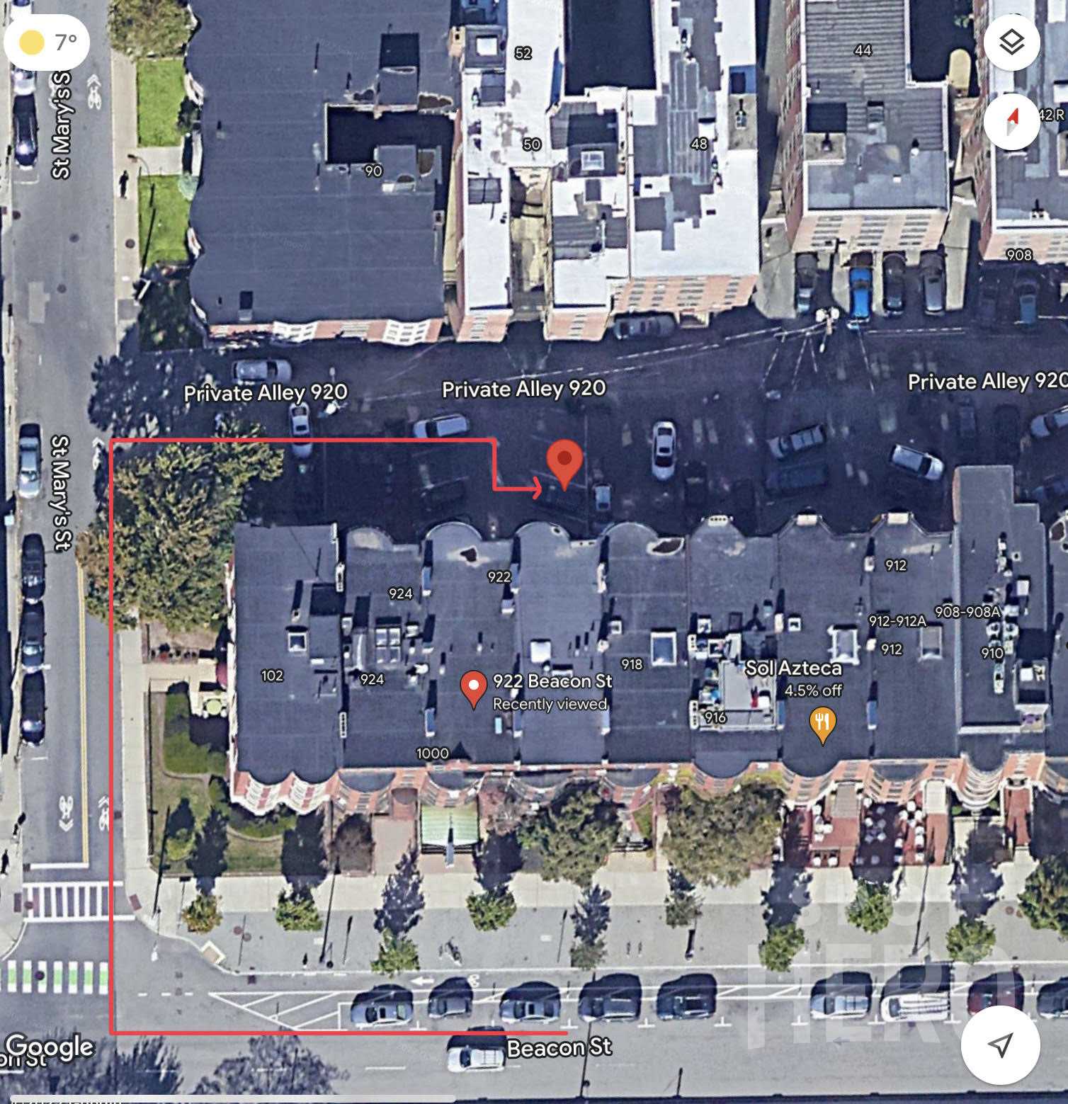 922 Private Alley 920 Parking