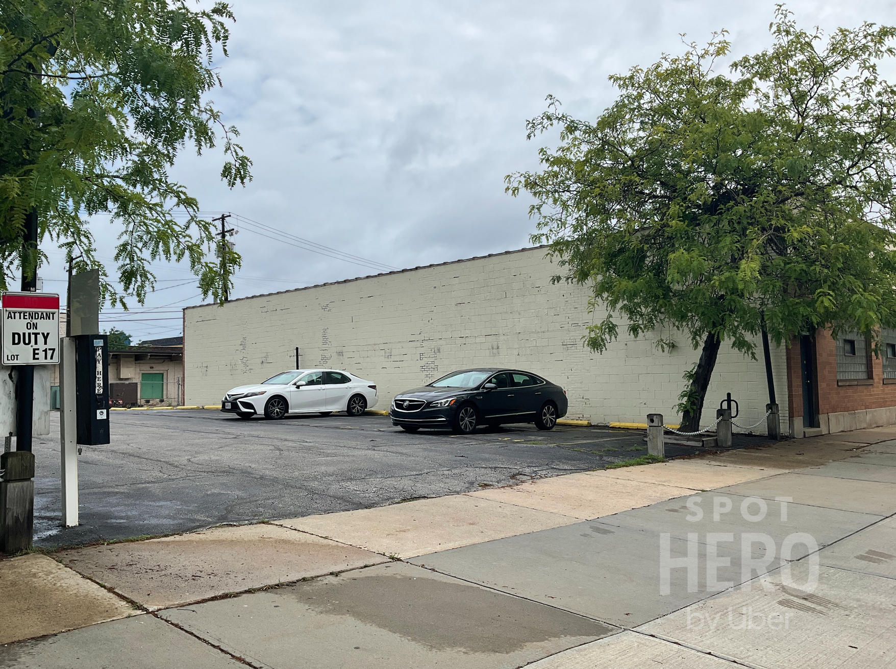 1535 Saint Clair Avenue Northeast Parking