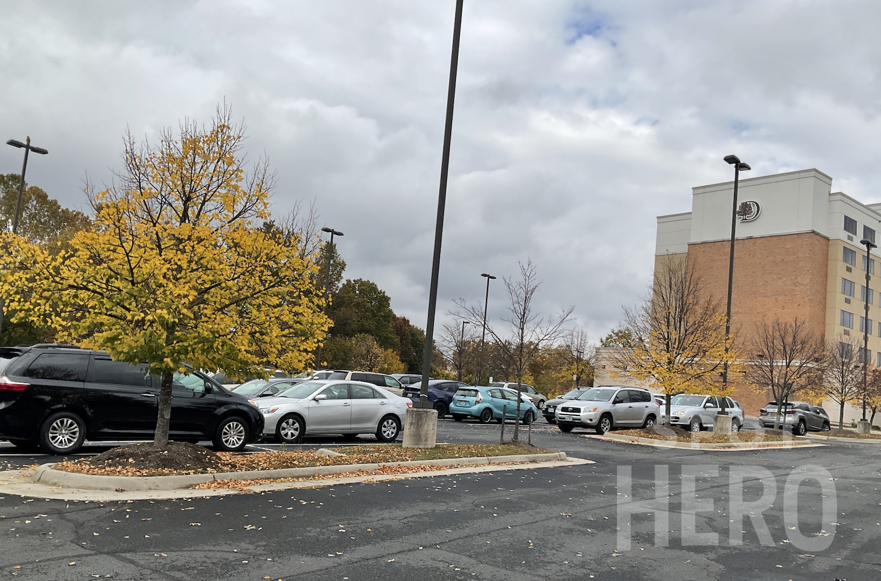 21611 Atlantic Boulevard Parking