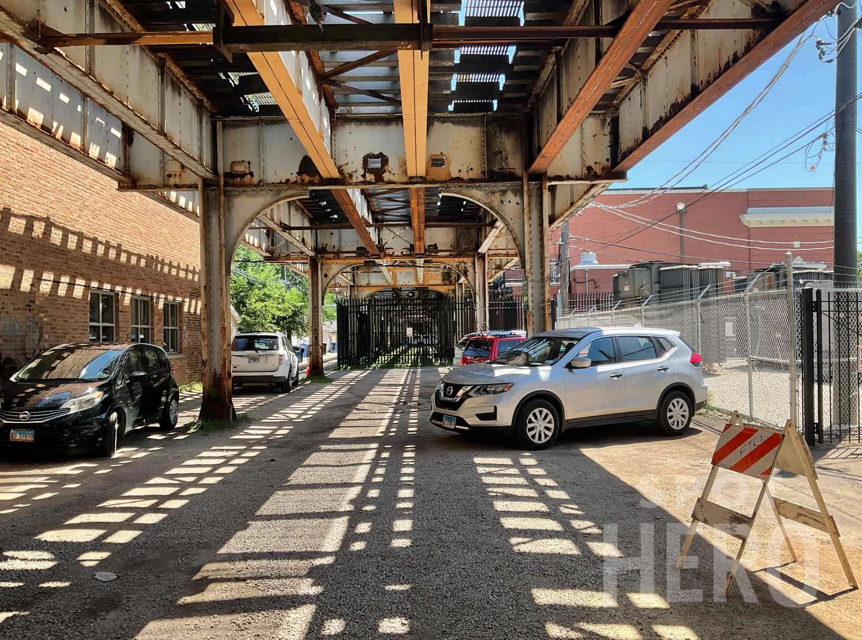 4653 North Lincoln Avenue Parking