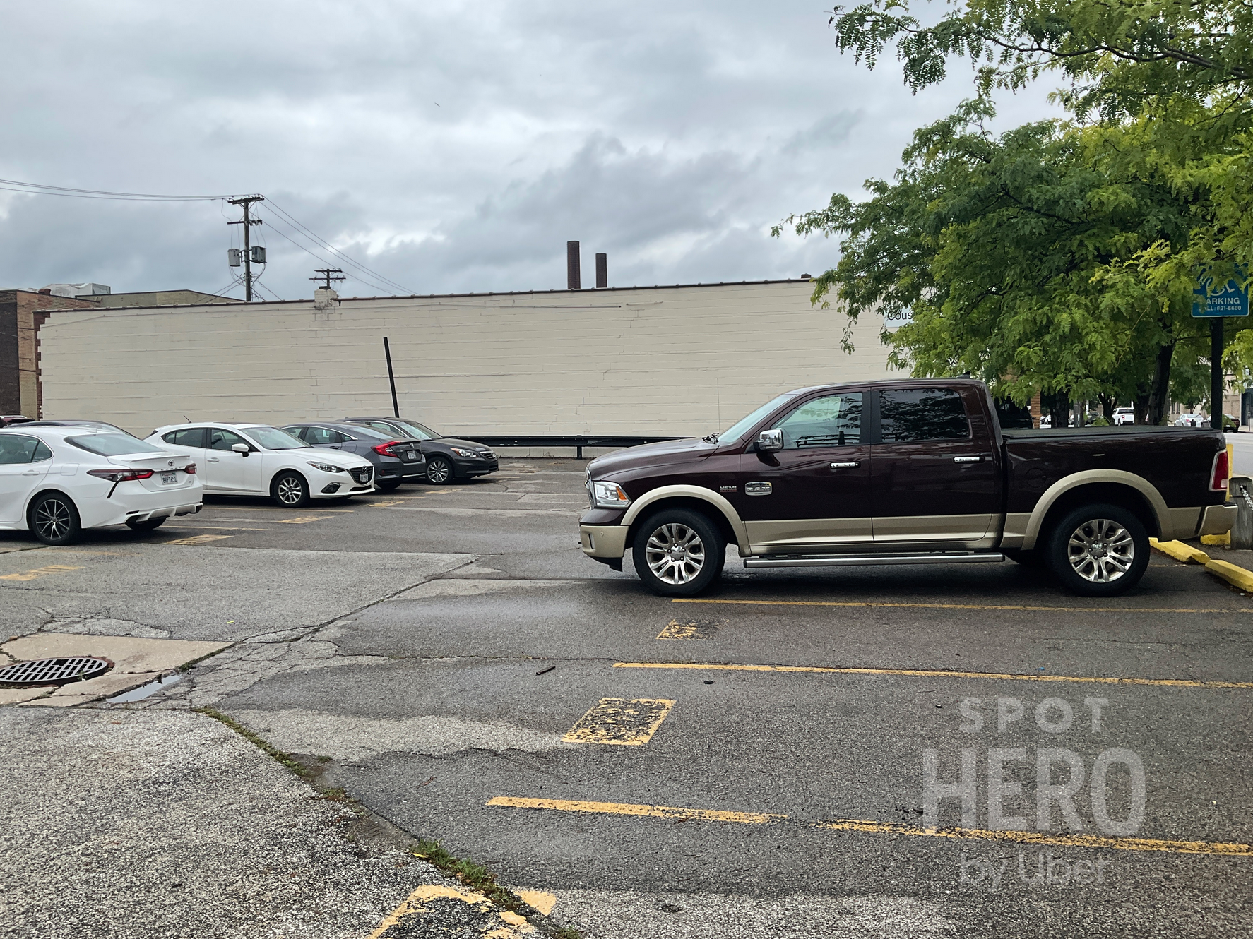 1417 Saint Clair Avenue Northeast Parking