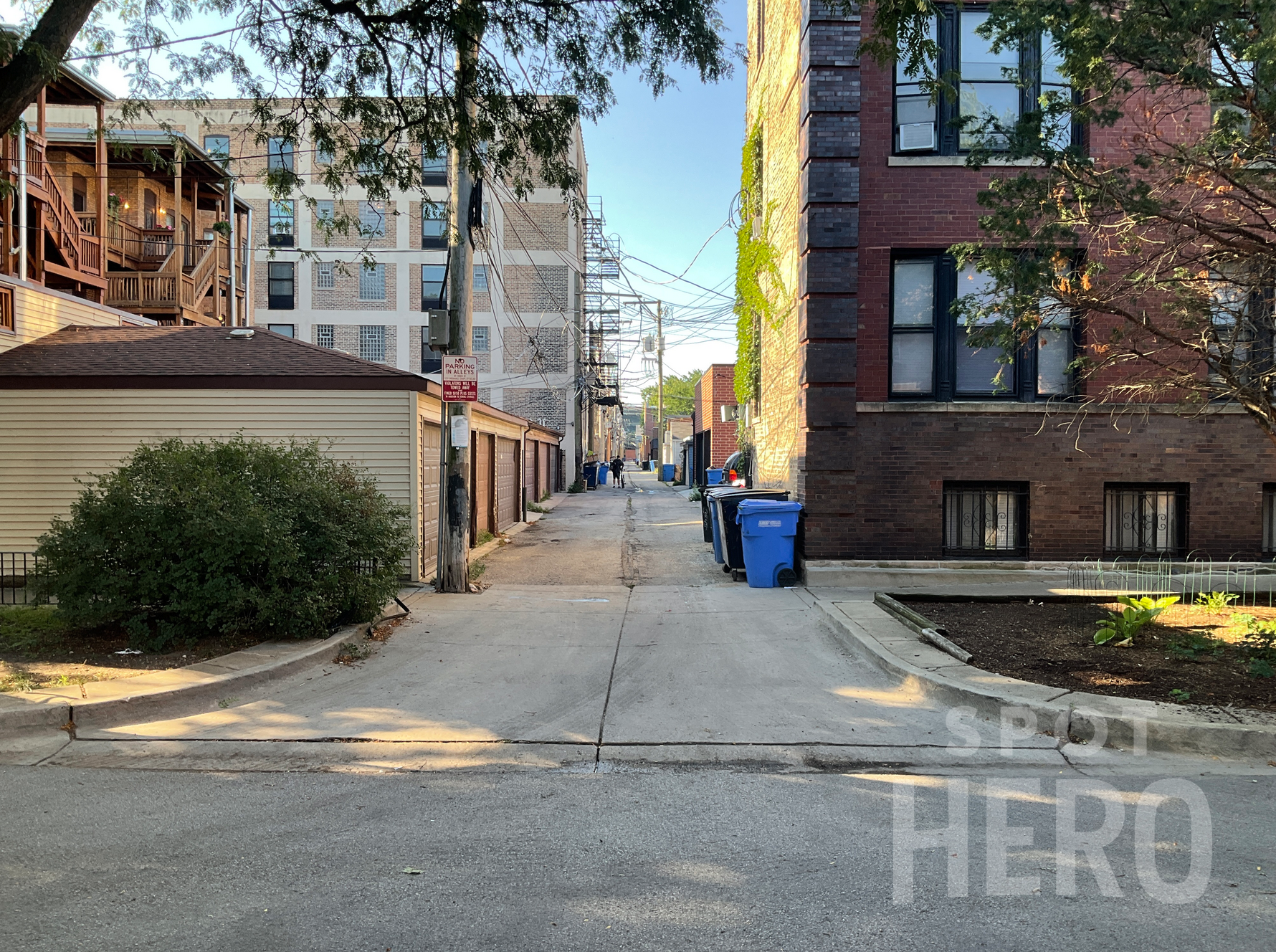 3827 North Kenmore Avenue Parking