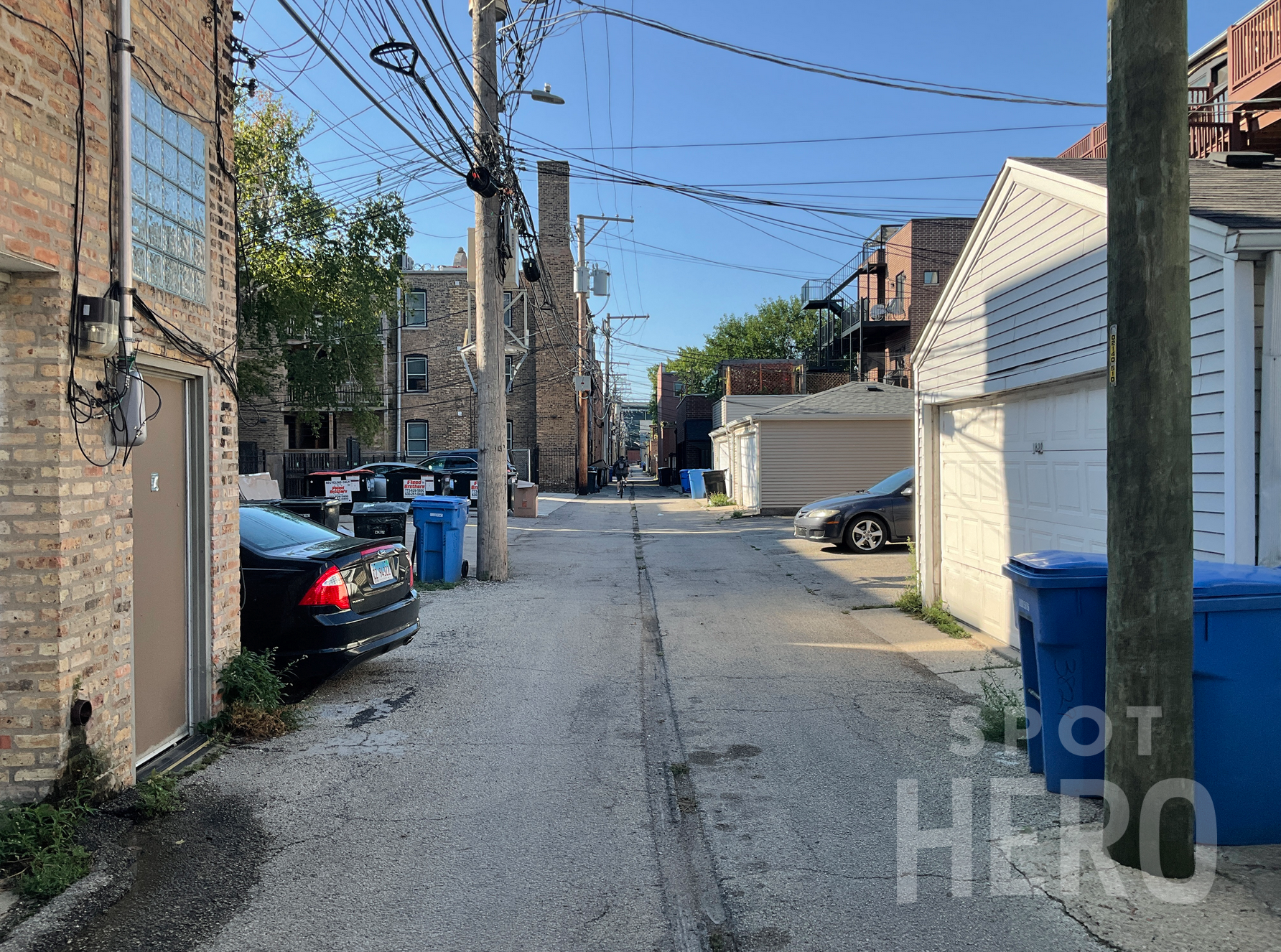 3827 North Kenmore Avenue Parking