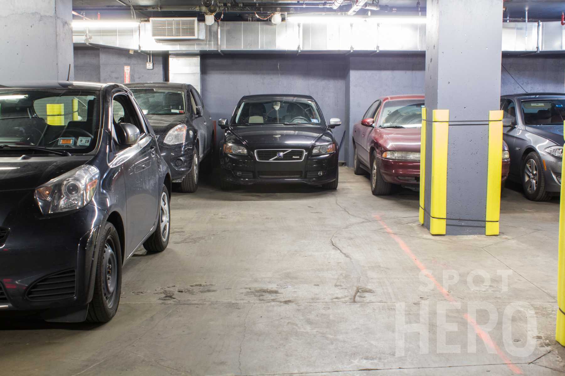 407 West 39th Street Parking