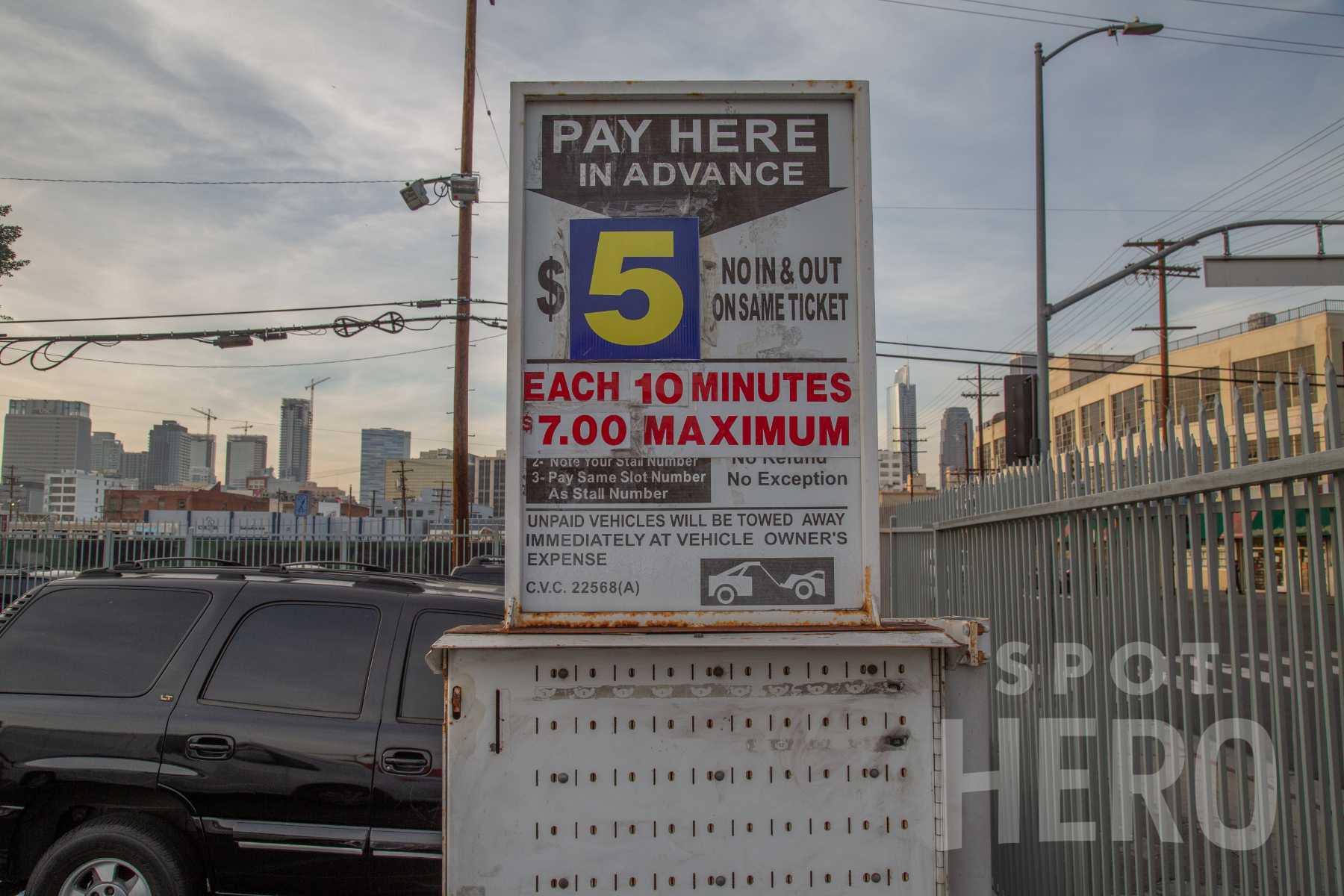 719 East 9th Place Parking