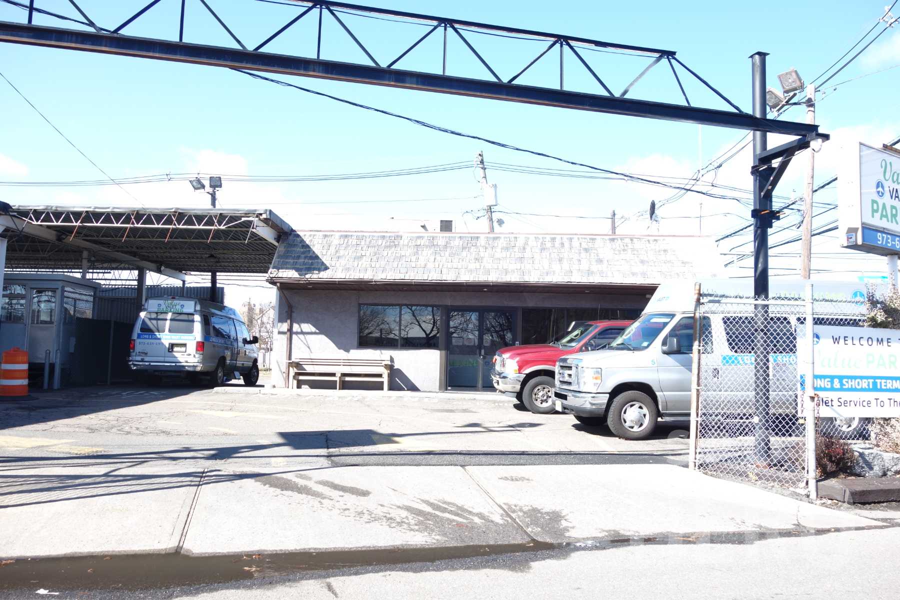 139 McClellan Street Parking