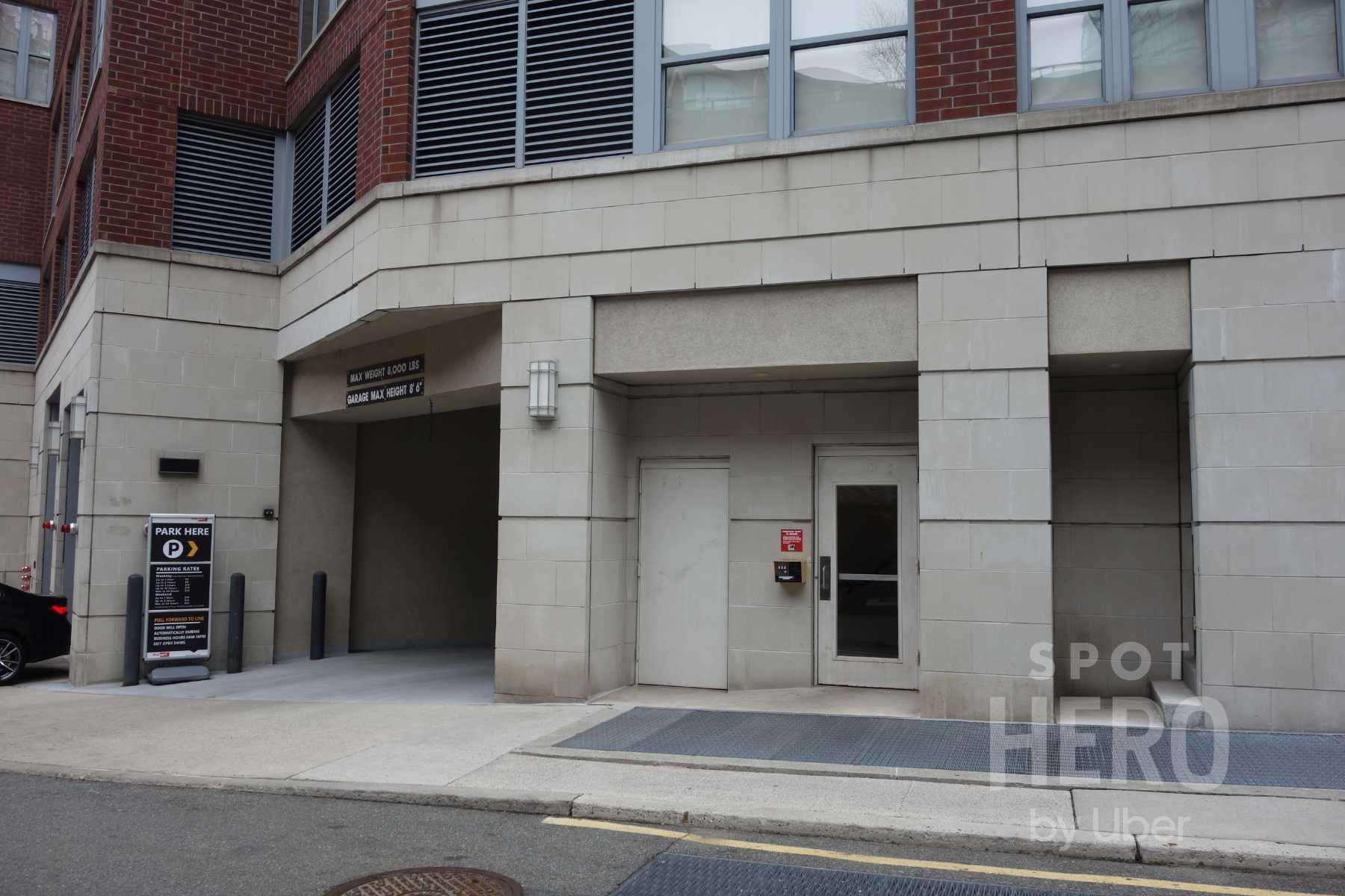 1125 Maxwell Lane Parking