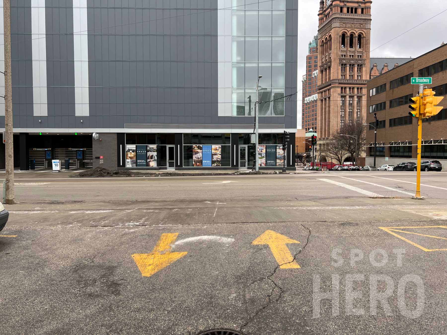 792 North Broadway Parking