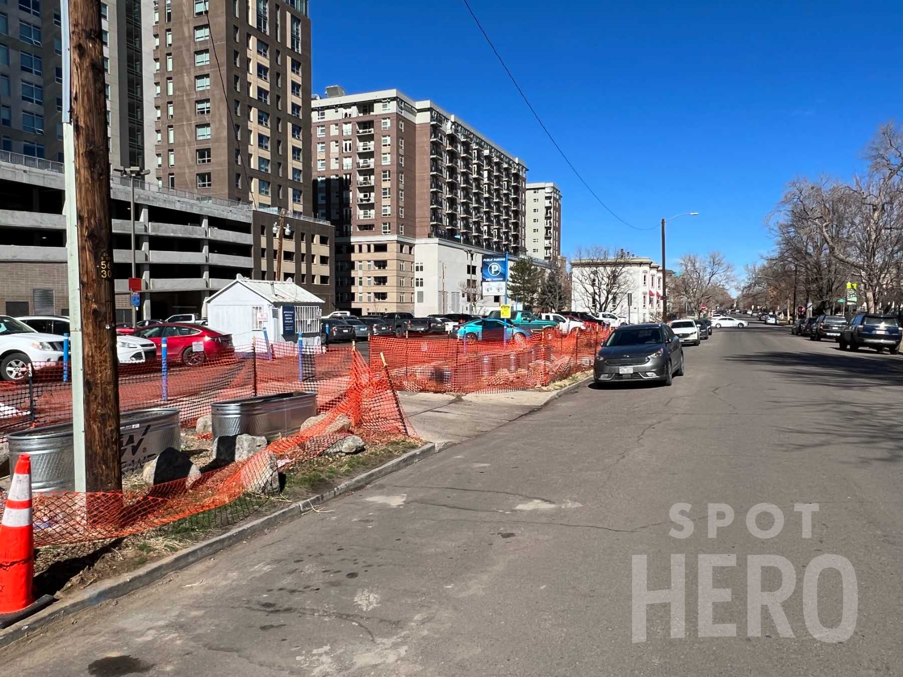 2137 Glenarm Place Parking