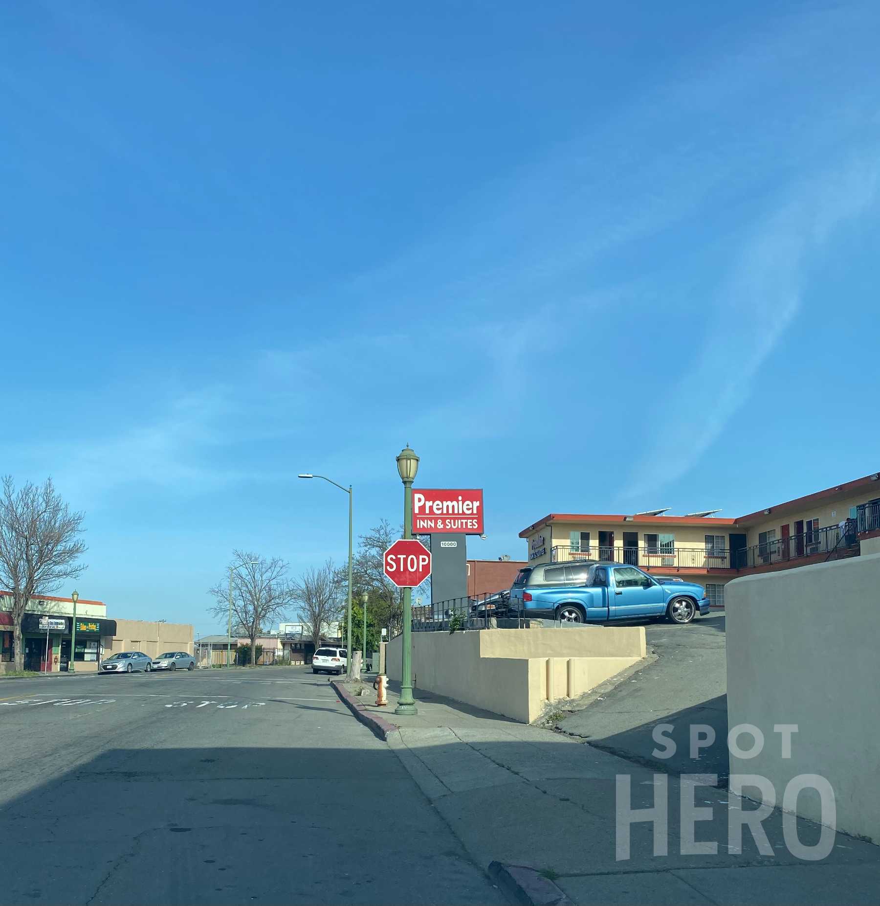 10000 MacArthur Boulevard Parking