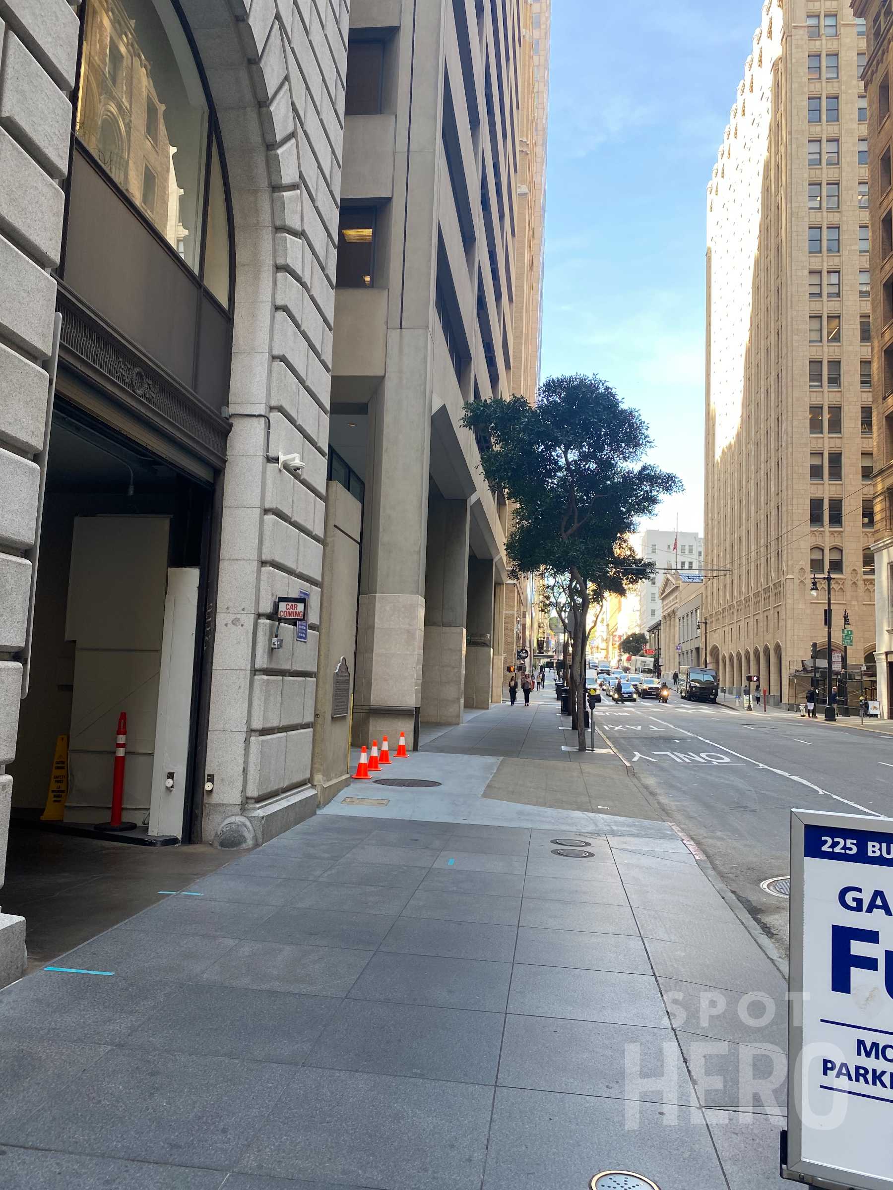 225 Bush Street Parking
