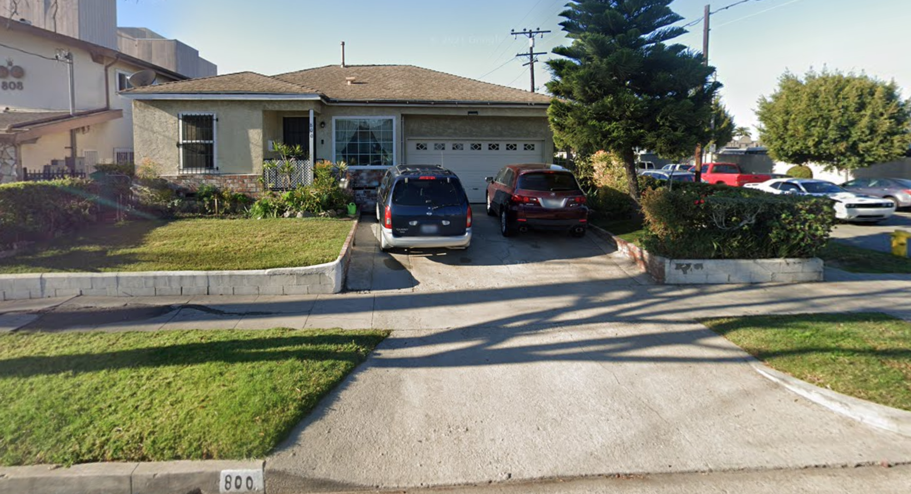 800 East La Palma Drive Parking