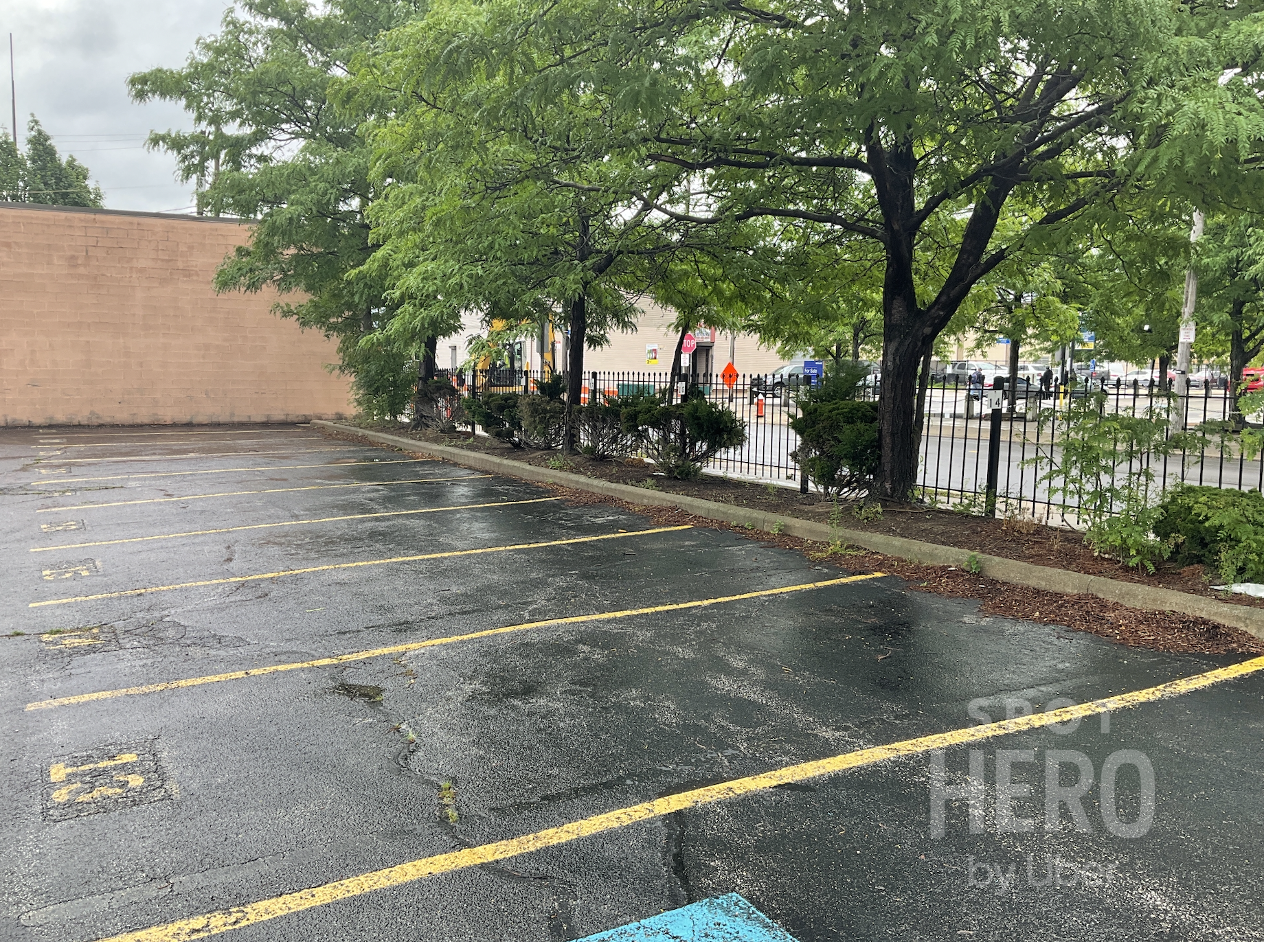 1643 Hamilton Avenue Parking