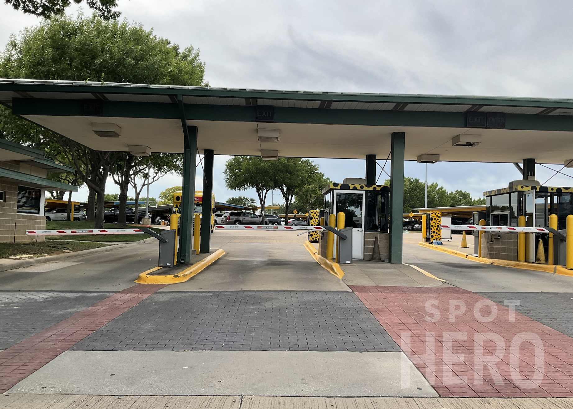 1945 Valley View Lane Parking