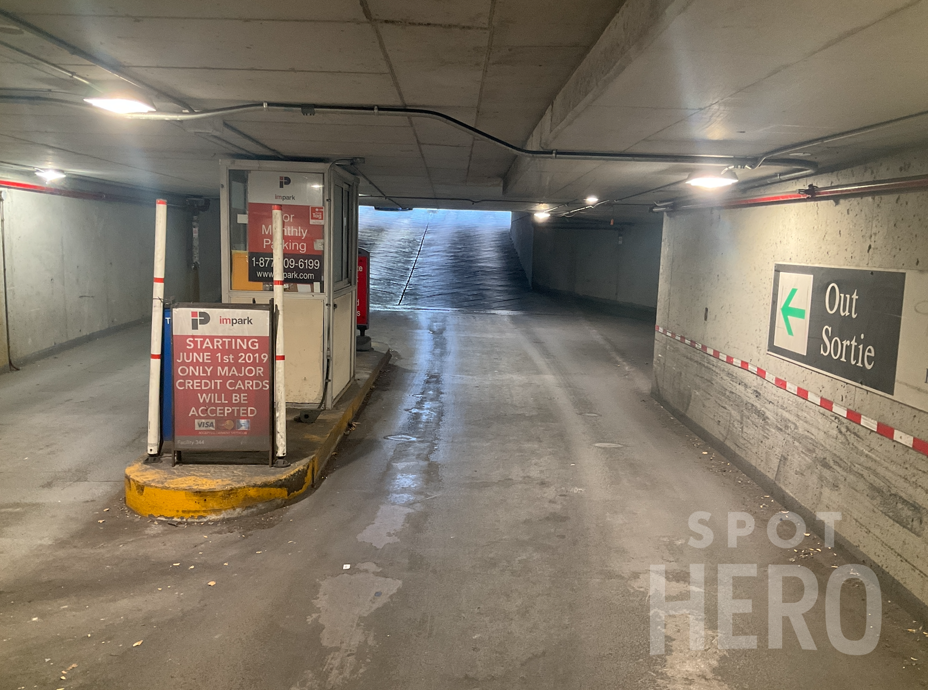 Rogers Centre Parking, 305 Bremner Blvd, Toronto, ON, Parking Garages -  MapQuest