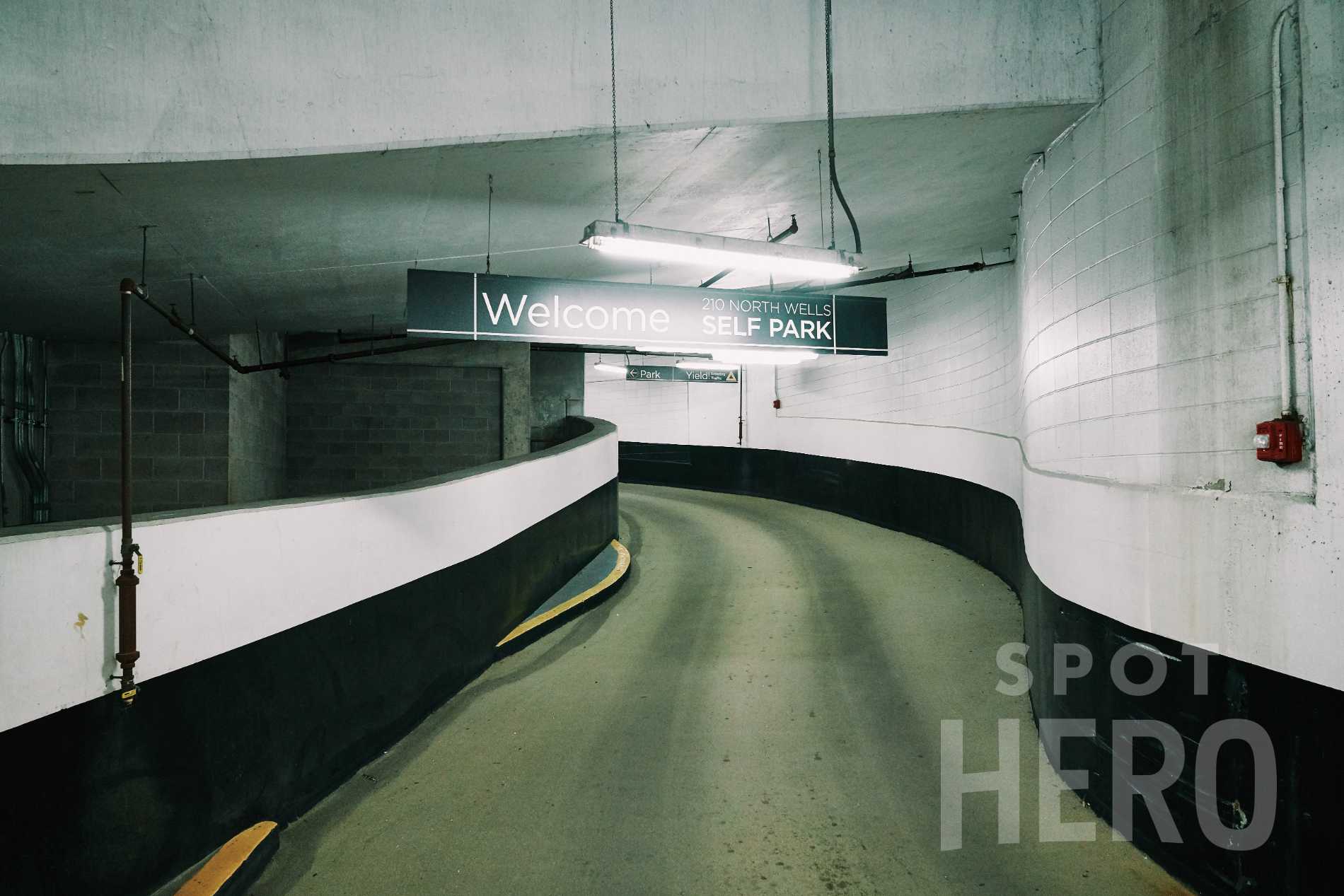 210 N Wells St Parking