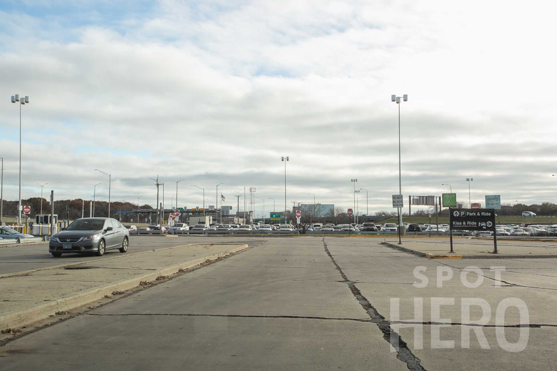 O'Hare, IL Monthly Parking & Garages Near Me - Spacer