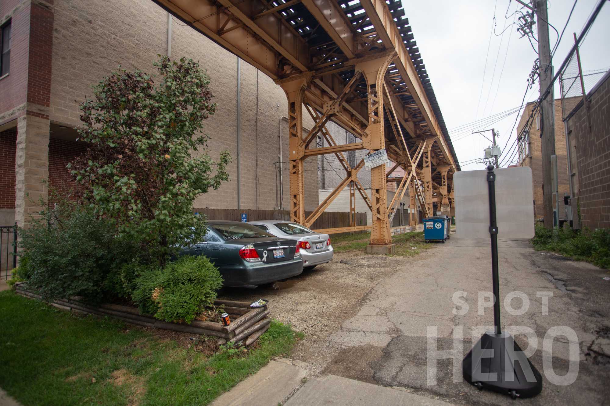 2308 West Moffat Street Parking