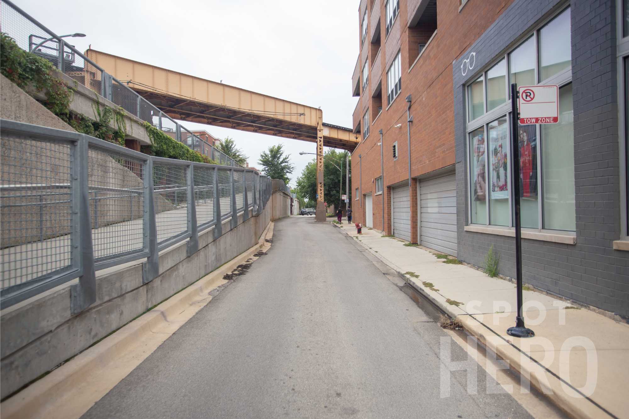 2250 W Bloomingdale Ave Parking