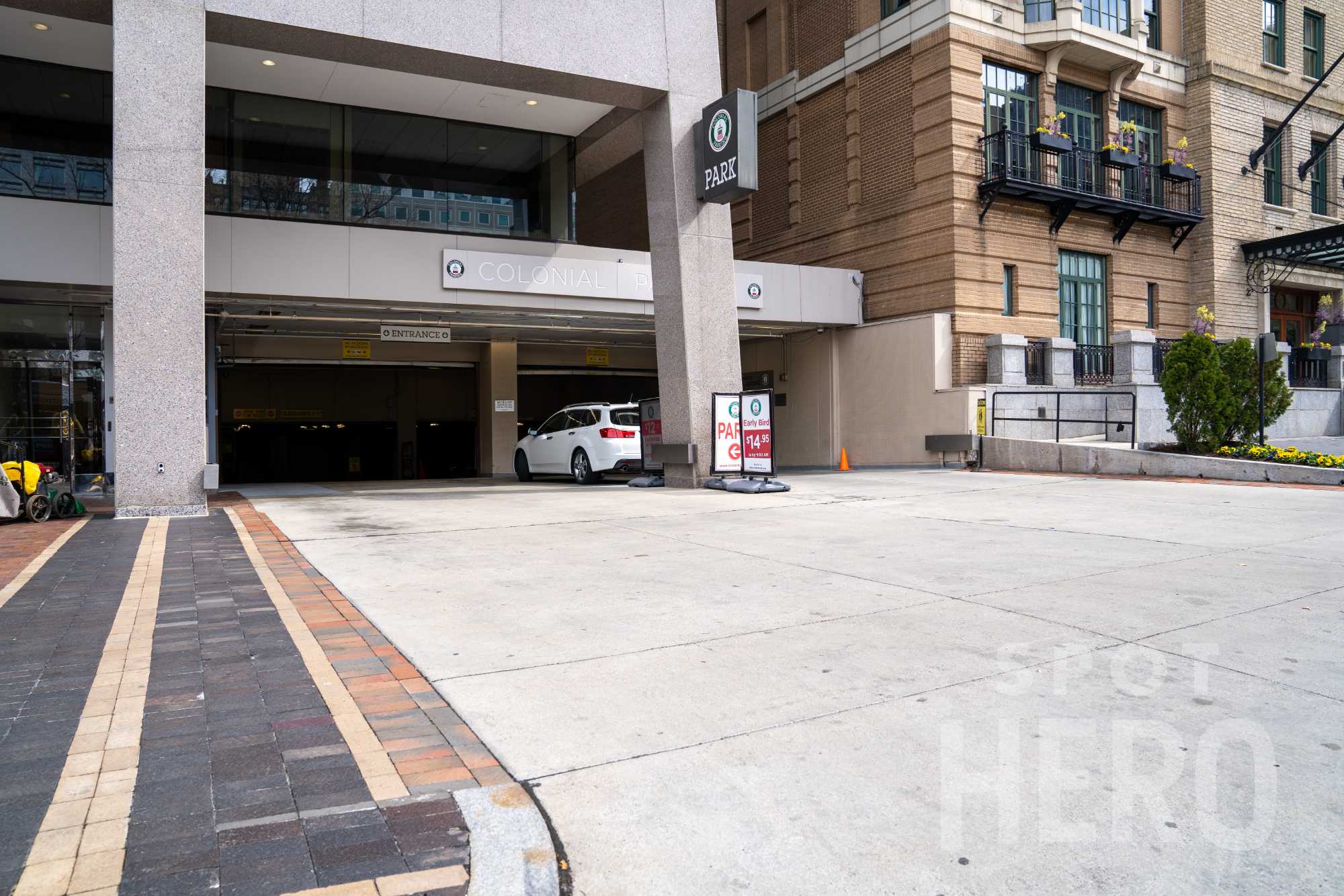 925 17th Street Northwest Parking