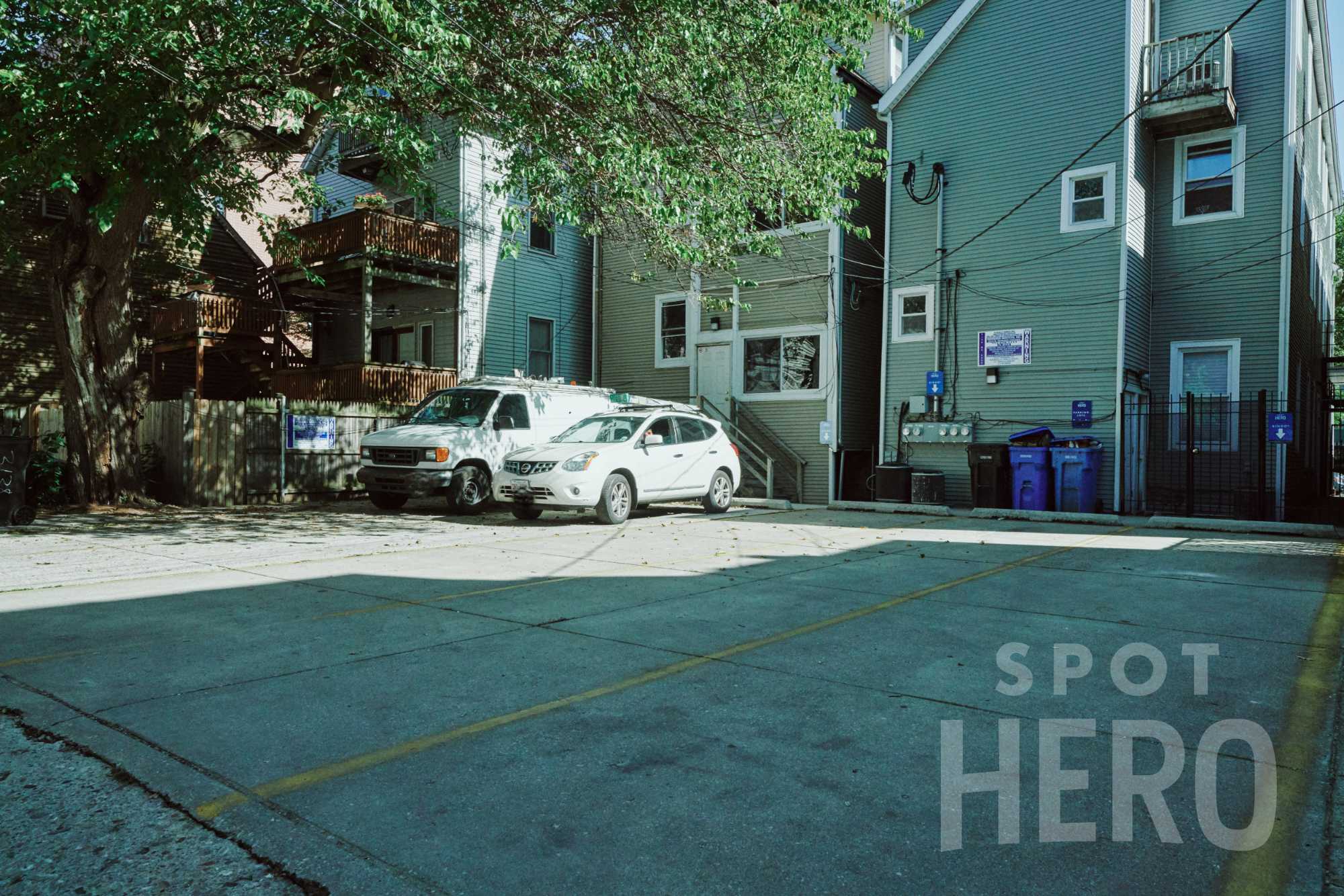 3140 North Southport Avenue Parking