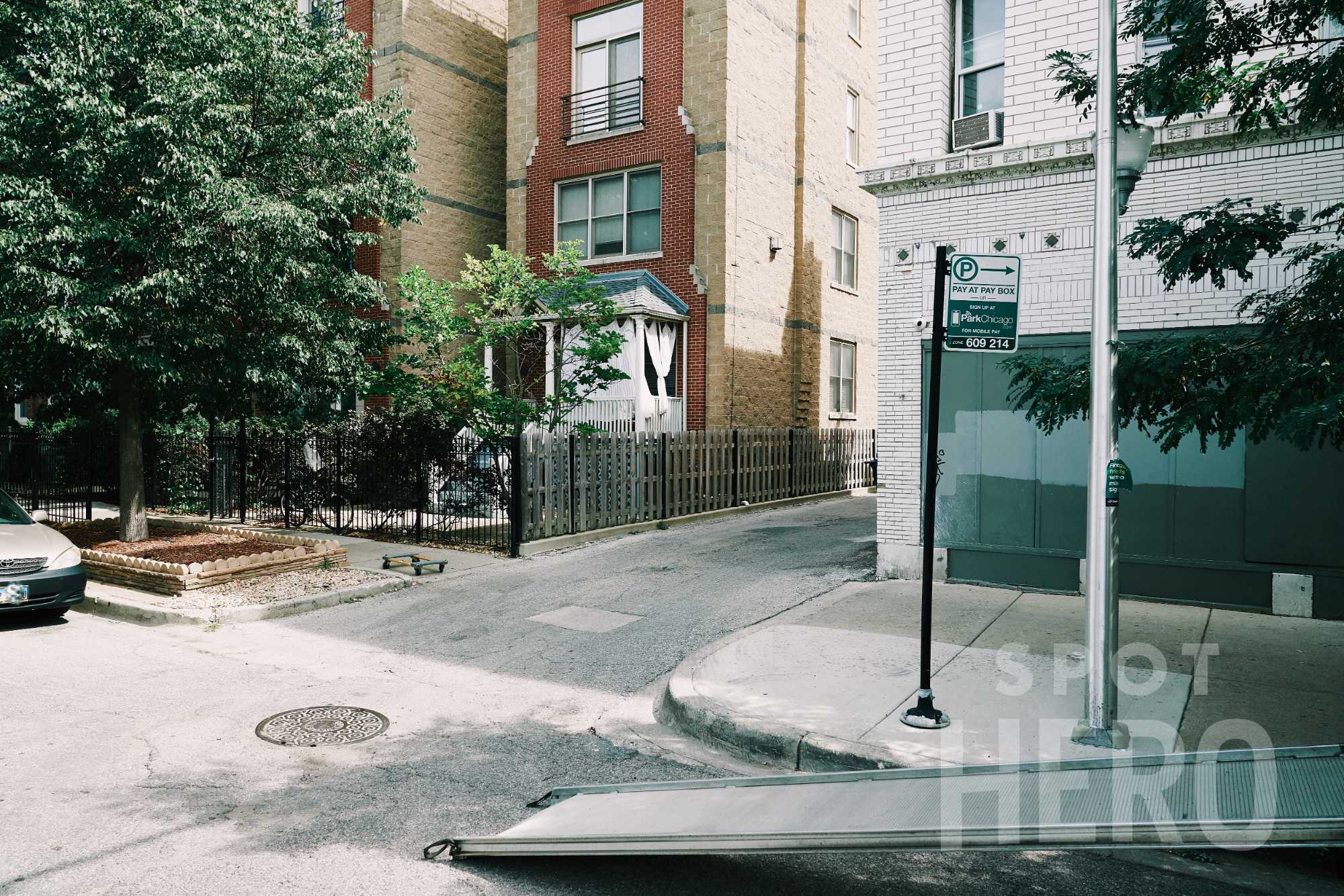3213 North Wilton Avenue Parking
